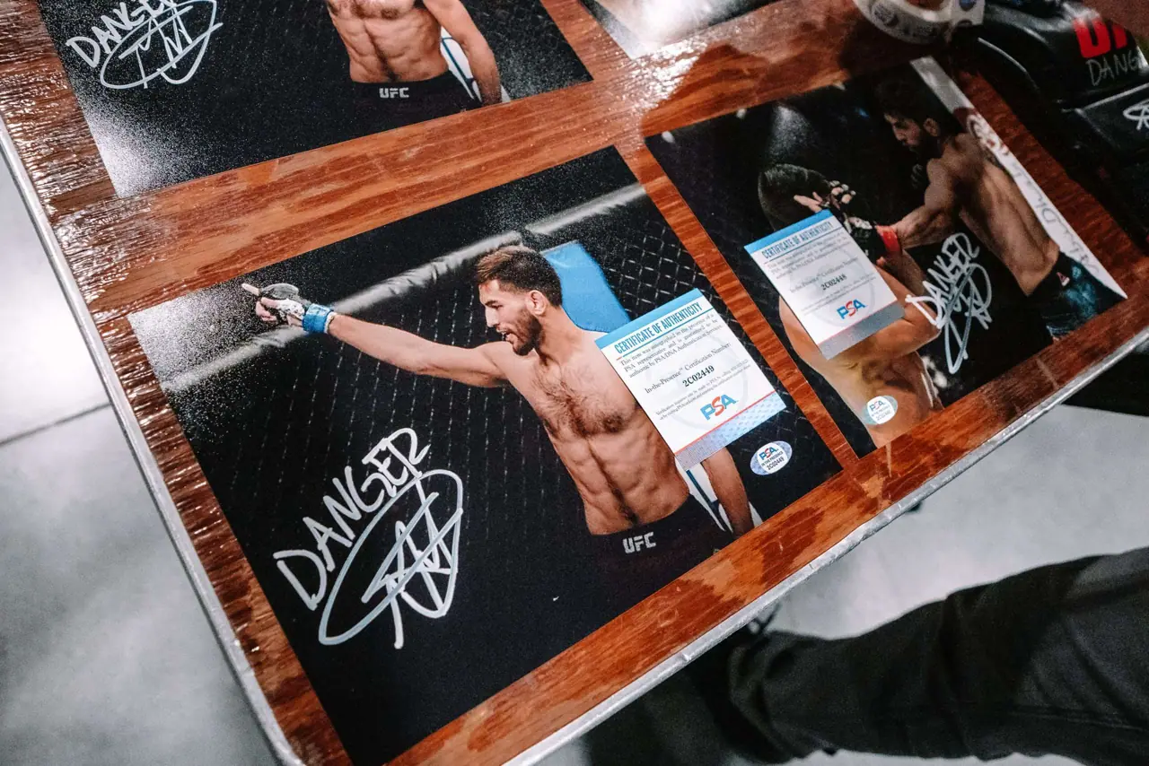 Collectors and vendor tables at a past Las Vegas Card Show